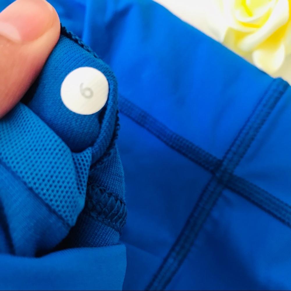 Beat the Heat bra blue lululemon size 6 EUC - Picture 5 of 8